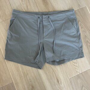 Columbia Women's Anytime Outdoor Short Sz 14